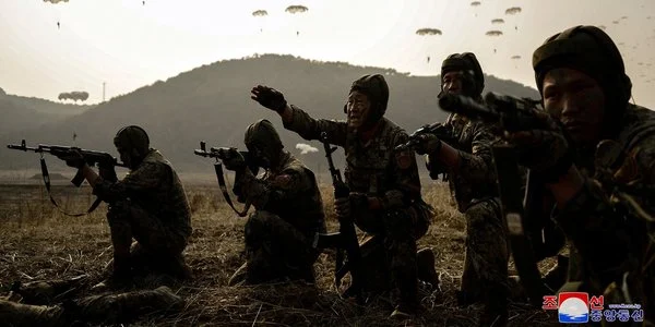 北韓派遣 1500 名特種部隊士兵前往俄羅斯受訓,並預計投入在俄烏戰場之中。 圖:翻攝自朝中社