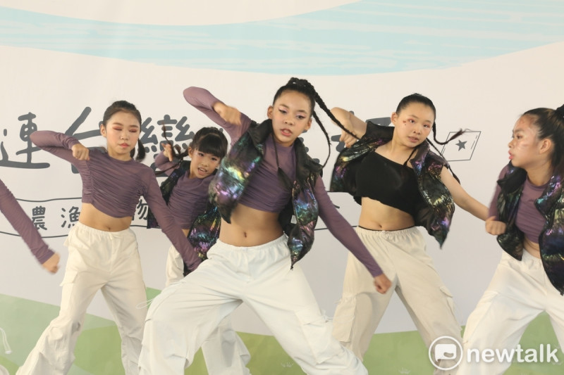 雲林在地LEMON PLUS舞團精堪的演出。 圖:唐復年/攝